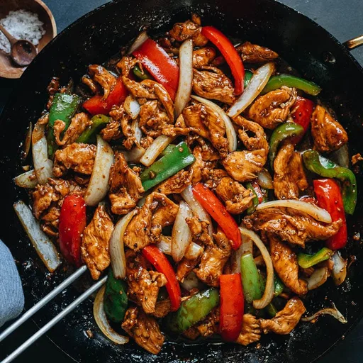 Pollo a la pimienta negra