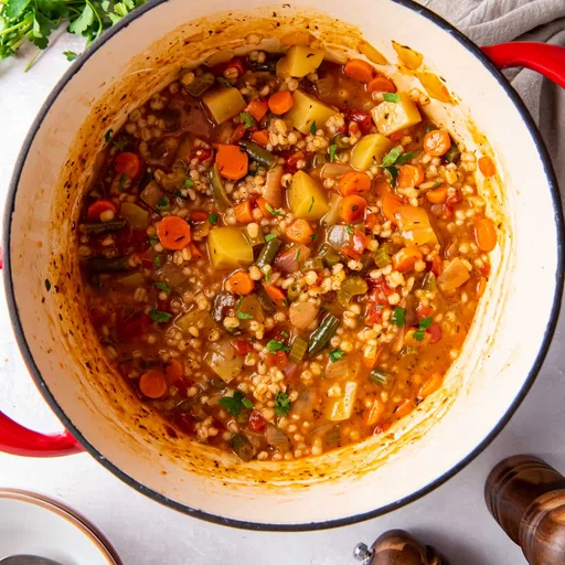 Sopa de verduras con cebada