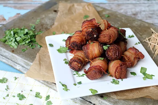 Bombas de queso y bacón