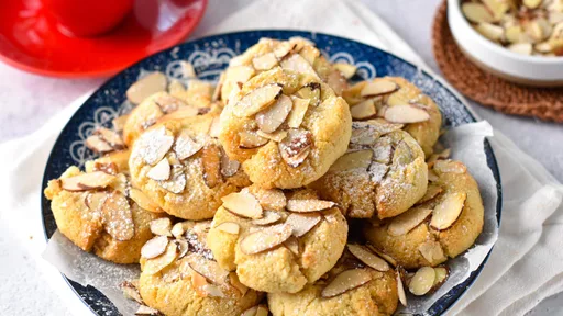Greek Almond Cookies