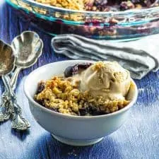 Vegan Blueberry Crumble