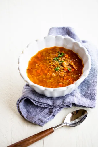 Sopa de Lentejas Mexicana (receta fácil y vegana)