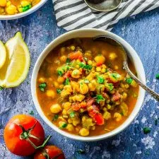 Sopa de Garbanzos con Trigo Tierno
