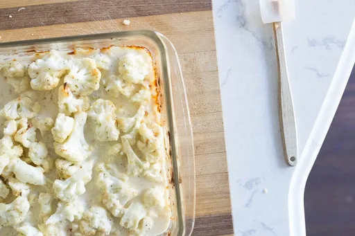 Alitas de coliflor con ajo y parmesano