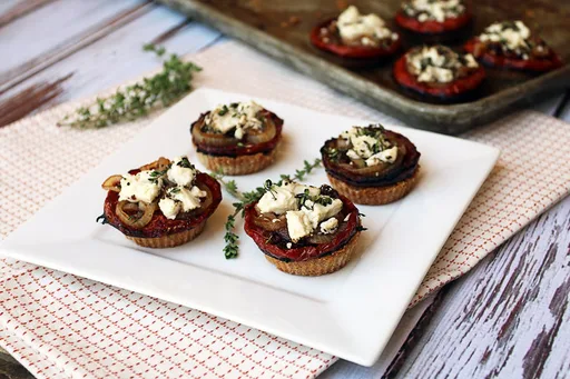 Tartaletas de tomate y queso de cabra