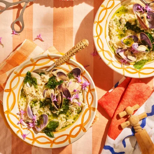Risotto de chirla con mantequilla de albahaca