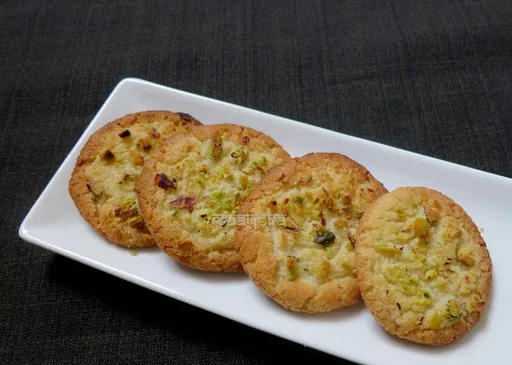 Lemon and Pista Biscuits