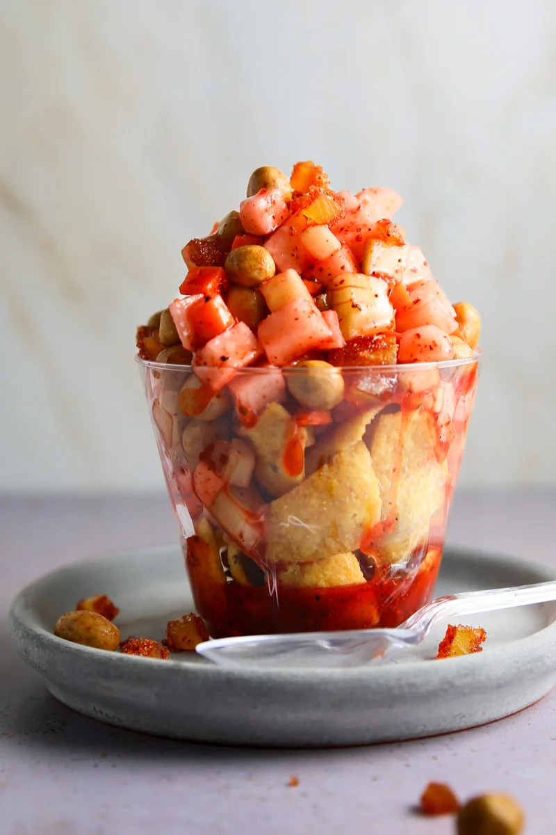 Snack Mexicano con Pepino, Zanahoria y Jícama con Chamoy y Tajín