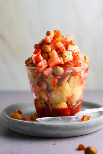 Snack Mexicano con Pepino, Zanahoria y Jícama con Chamoy y Tajín