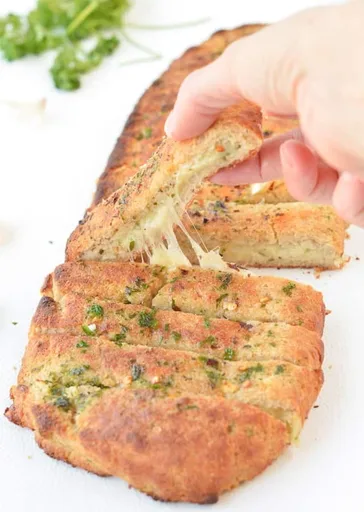 Pan de ajo cetogénico