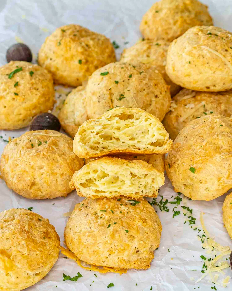 Gougères (French Cheese Puffs)