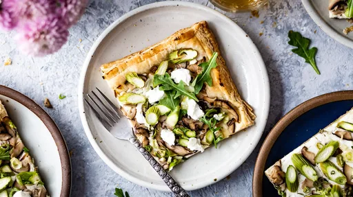 Easy Asparagus Tart Recipe with Goat Cheese and Mushrooms