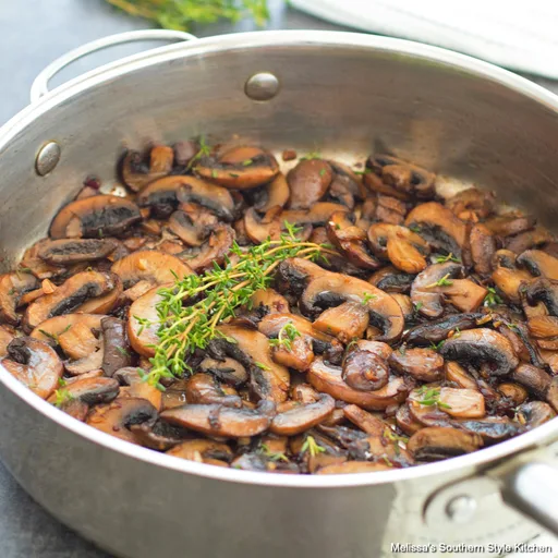 Champiñones salteados con mantequilla de ajo