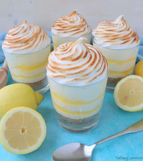 Tarros de postre de merengue de limón