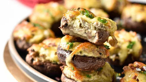 Champiñones rellenos de queso crema