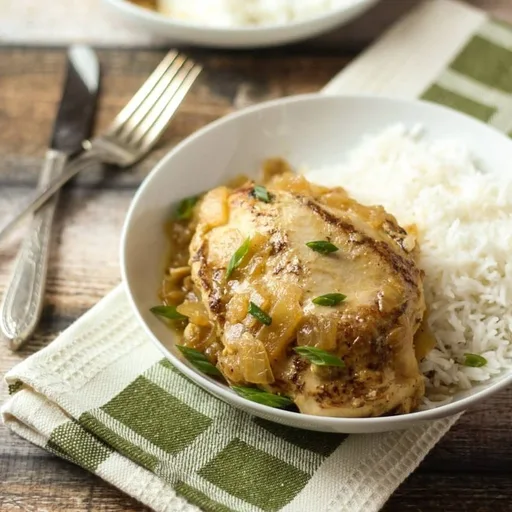 Receta de pollo Yassa (pollo senegalés)