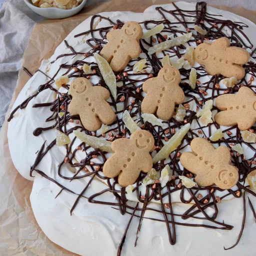 Gingerbread Pavlova