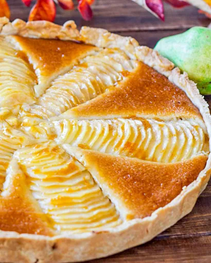 Tarta de pera y crema de almendras