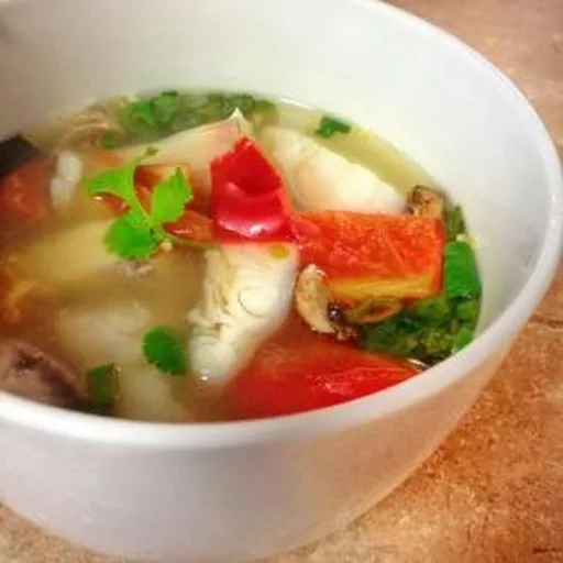 Receta de sopa de pescado tailandesa