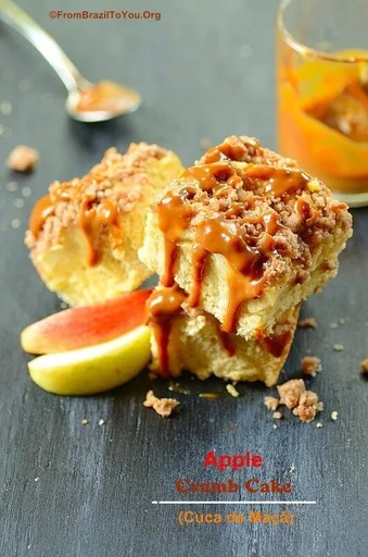 Apple Crumb Cake (Cuca de Maçã)