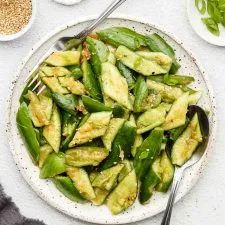 Japanese Smashed Cucumber Salad (Tataki Kyuri)