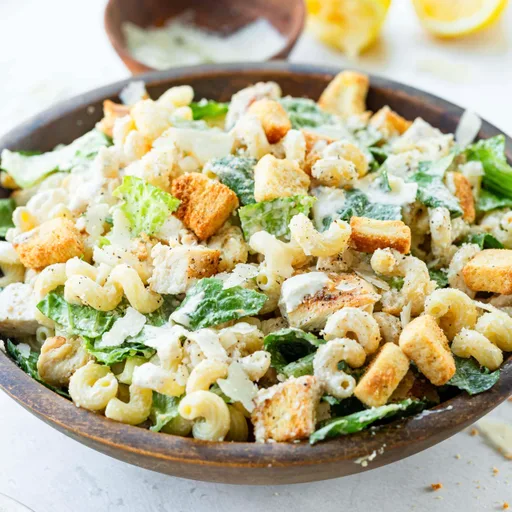 Ensalada de pasta con pollo al César