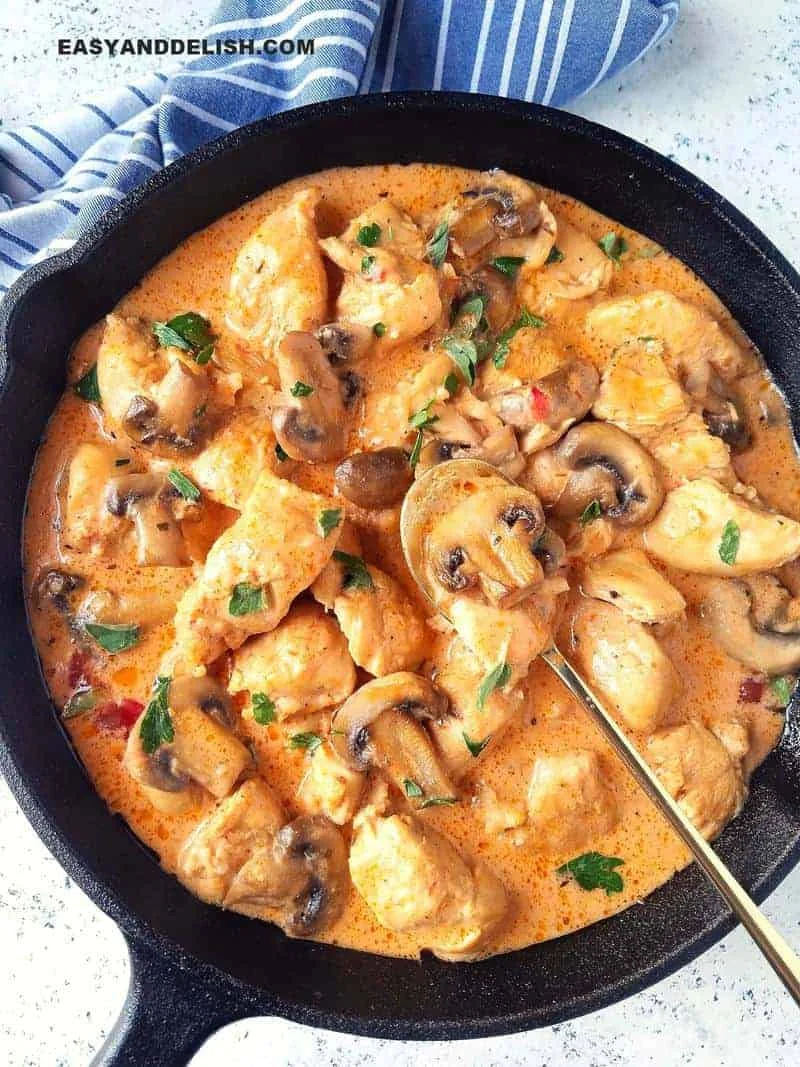 Estrogonofe de Frango Simples e Cremoso