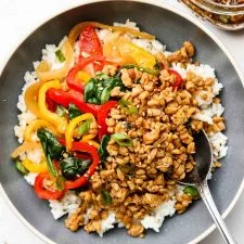 Bolivianos de arroz con tempeh al estilo barbacoa coreana