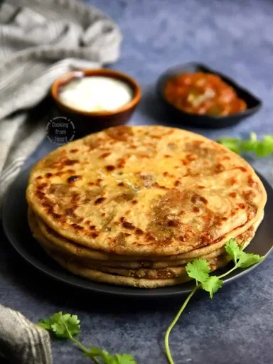 Aloo Paratha | Dhaba Style Aloo Paratha