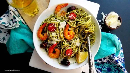 Pasta Rápida con Pesto de Col Rizada