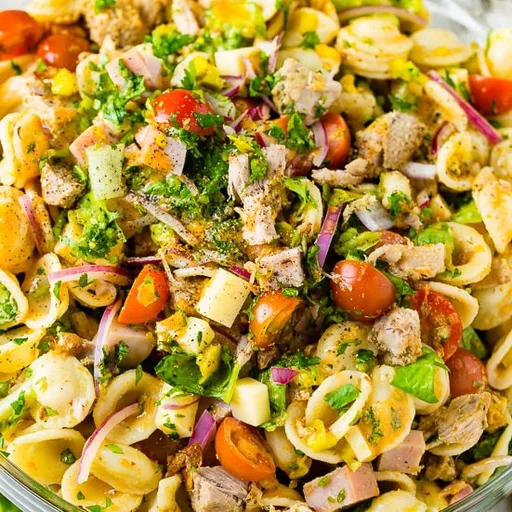 Ensalada de pasta cubana