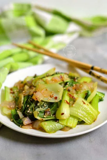Salteado de bok choy con ajo