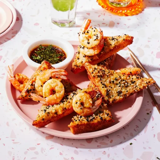 Tostadas de langostinos y sésamo