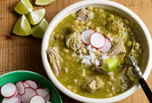 Mole Verde con Cerdo y Alubias Blancas