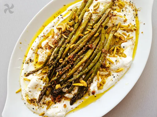 Espárragos asados con burrata
