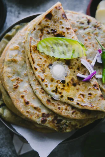 Aloo Palak Paratha