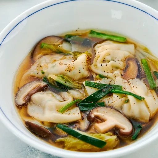 Sopa fácil de gyoza