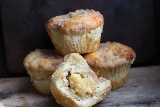 Apple Cheesecake Muffins