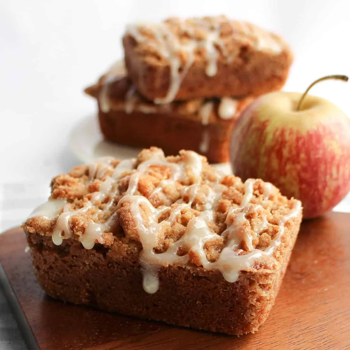 Apple Crumb Cakes