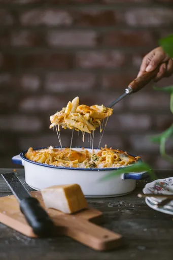 Macarrones con queso y brócoli