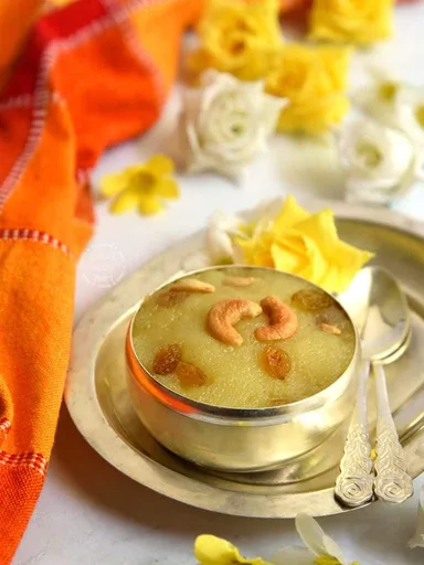 Semolina kesari (Rava Kesari)