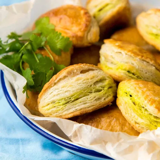 Easy Vegetarian Curry Puffs