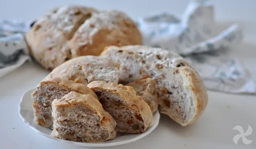 Pan de nueces y pasas, con aceite de oliva