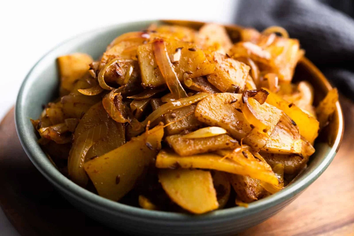 Quick Aloo Pyaz Sabzi (Potato Fry)