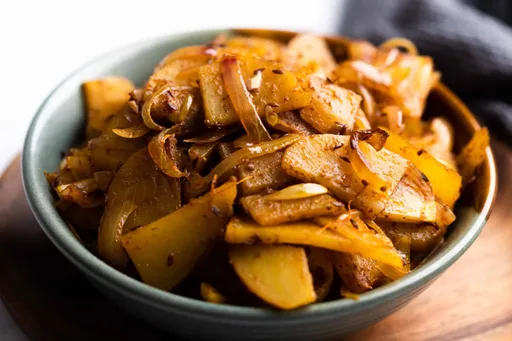 Quick Aloo Pyaz Sabzi (Potato Fry)