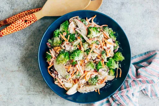 Ensalada Cremosa de Manzana, Brócoli y Nueces