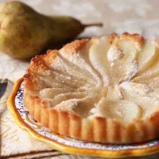 Tarta de pera y almendra