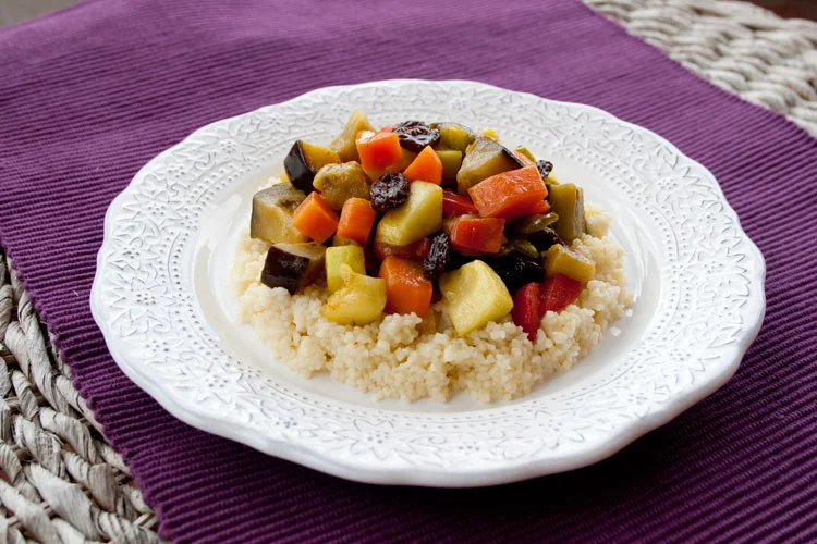 Cous cous con verduras y un toque de especias