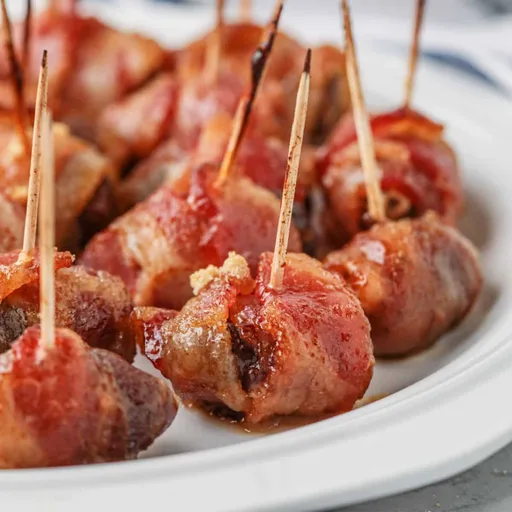 Dátiles envueltos en tocino