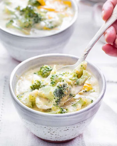 Sopa de brócoli y queso